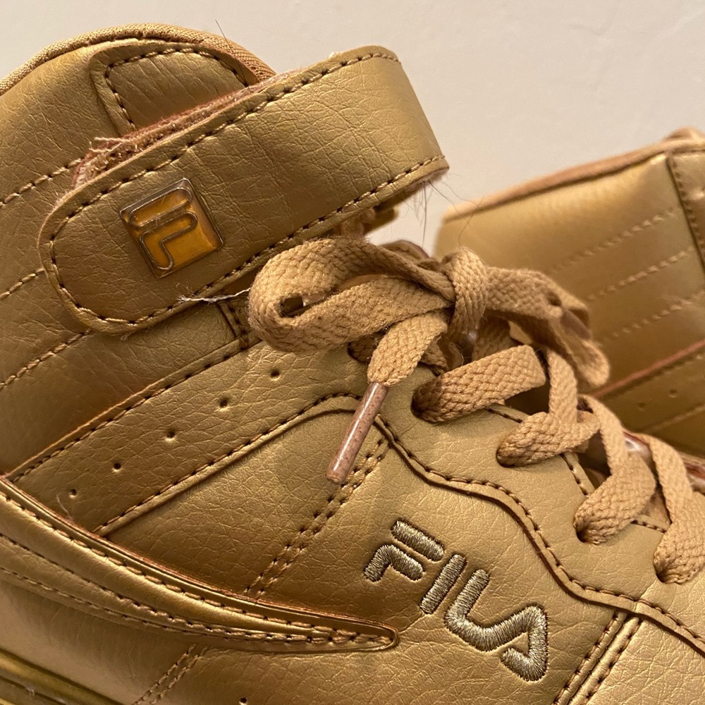 Unisex gold high top Fila sneakers - Picture 3 of 11